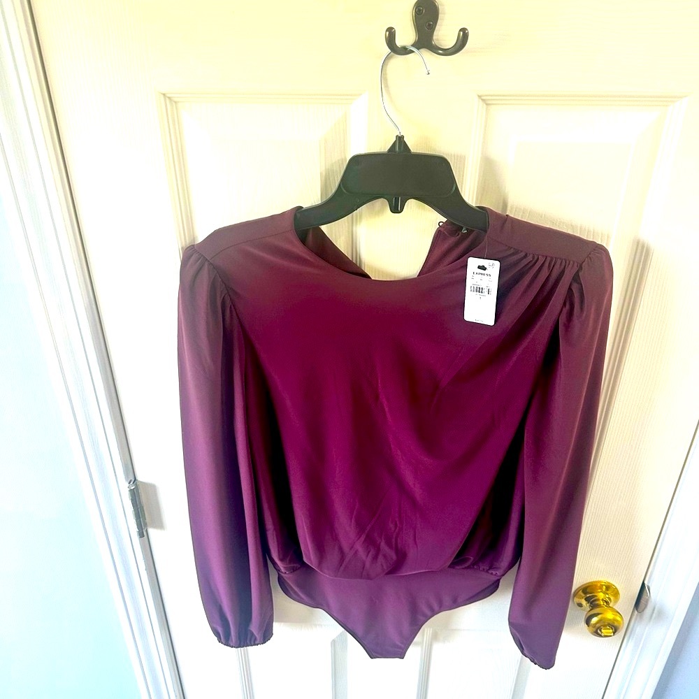 NWT Express Skimming Crew Neck Puff Sleeve Bodysuit